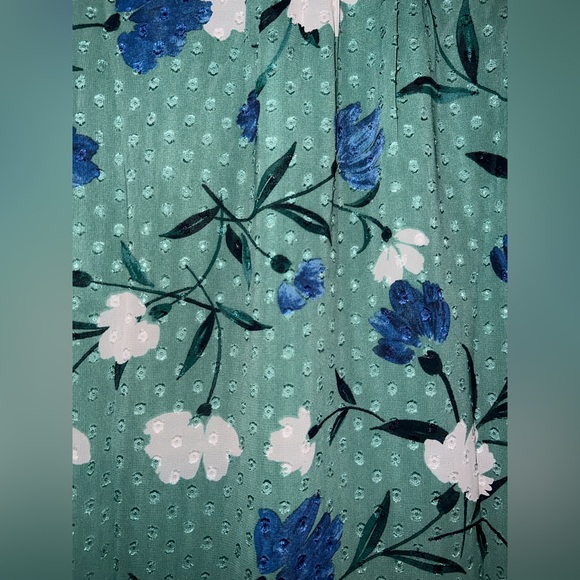 💚 NWT! Daniel Rainn Split Neck Top - Picture 7 of 7